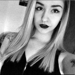 Meet your Posher, Leah